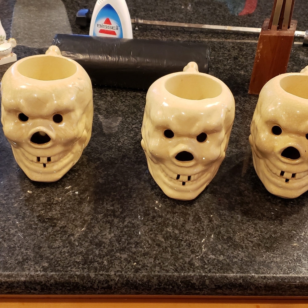 Trader vic skull mugs